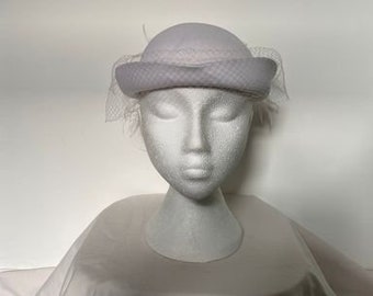 Vintage white pillbox riding hat with feather detail and birdcage veil #VA