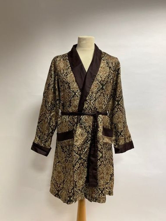 Vintage 1970s paisley men's smoking jacket robe
