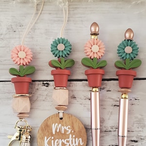 Daisy Bloom Lanyard, Flower Pot Teacher Lanyard, Be Kind Teacher, Beaded Lanyard w/ Name, Personalized Bloom where you are planted Lanyard