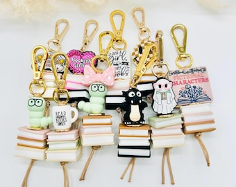 Book Lover Keychain, Reader, Bookish girl gift, Keychain for book lovers, READ, Just a girl who loves books, Bag charm