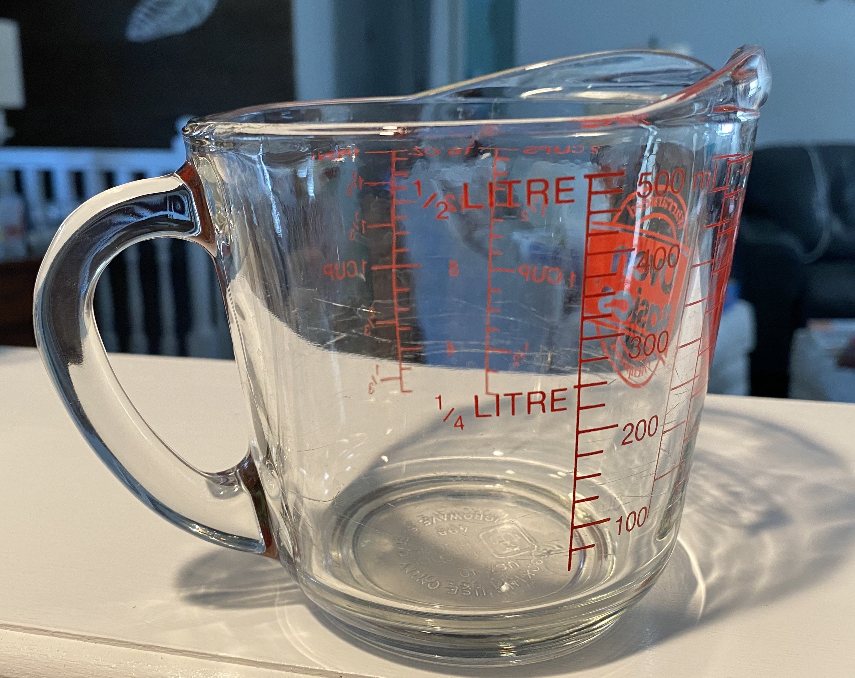 Anchor Hocking Triple Pour Embossed Glass Measuring Cup with White Lid, 8  Ounces