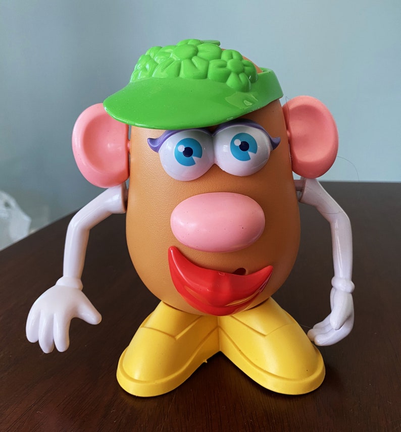 Mr. Potato Head, Mrs. Potato Head with 14 pieces 7781 image 1