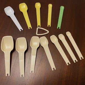 Multiple Colors Available - Vintage Tupperware Measuring Spoon Replacements - Your Choice  #7041