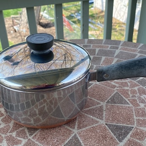 Revere Ware 1.5 Qt SaucePan with Lid, Revere Ware 1-1/2 Qt Saucepan Copper Bottom, Revere Ware Clinton IL  #7827
