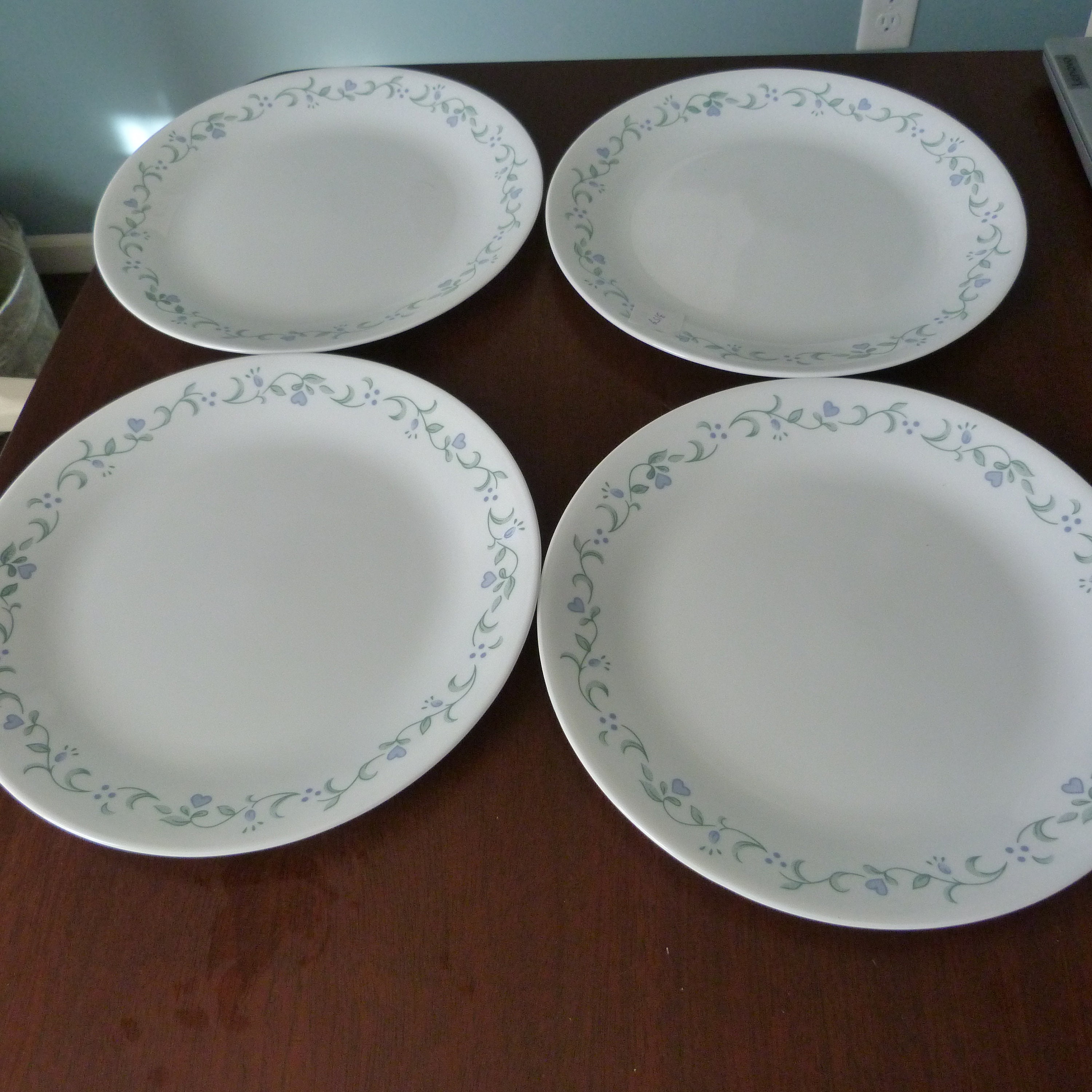 Dining & Serving Kitchen & Dining Vintage Set of 4 Corelle by Corning