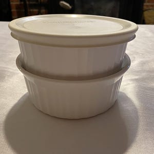 Corningware French White F-16-B Small Casserole Dishes - Set of 2 + 1 Lid, Corning Ware Ramekins F-16-B Round Casserole Dishes   #8682