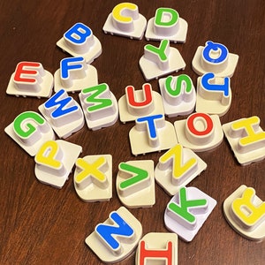 Letras Leapfrog de la A a la Z - A TU ELECCIÓN - Imanes magnéticos LeapFrog para refrigerador. Letras Leapfrog - #6493