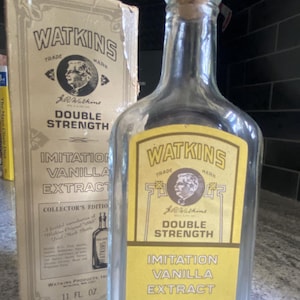 Vintage 11 oz. Watkins Trademark Embossed Vanilla Bottle  with Original Label Intact  #8664