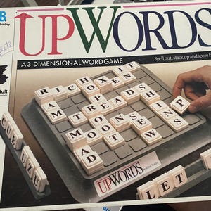 UpWords - El juego de palabras tridimensional, juego de palabras, juego de apilar letras, juego de apilar palabras - COMPLETO #7848