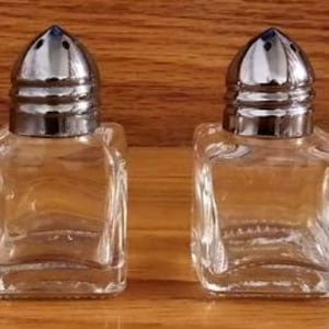 Vintage Salt & Pepper Shakers, Set of 2 Individual Salt and Pepper Shakers    #8652