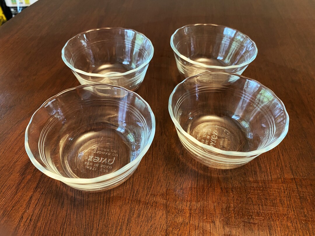 Pyrex 463 Ramkins, Pyrex Custard Cups With Scalloped Edge and Three ...