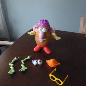 Mrs. Potato Head with 15 pieces - Mrs Amelia Potato Head   #4188