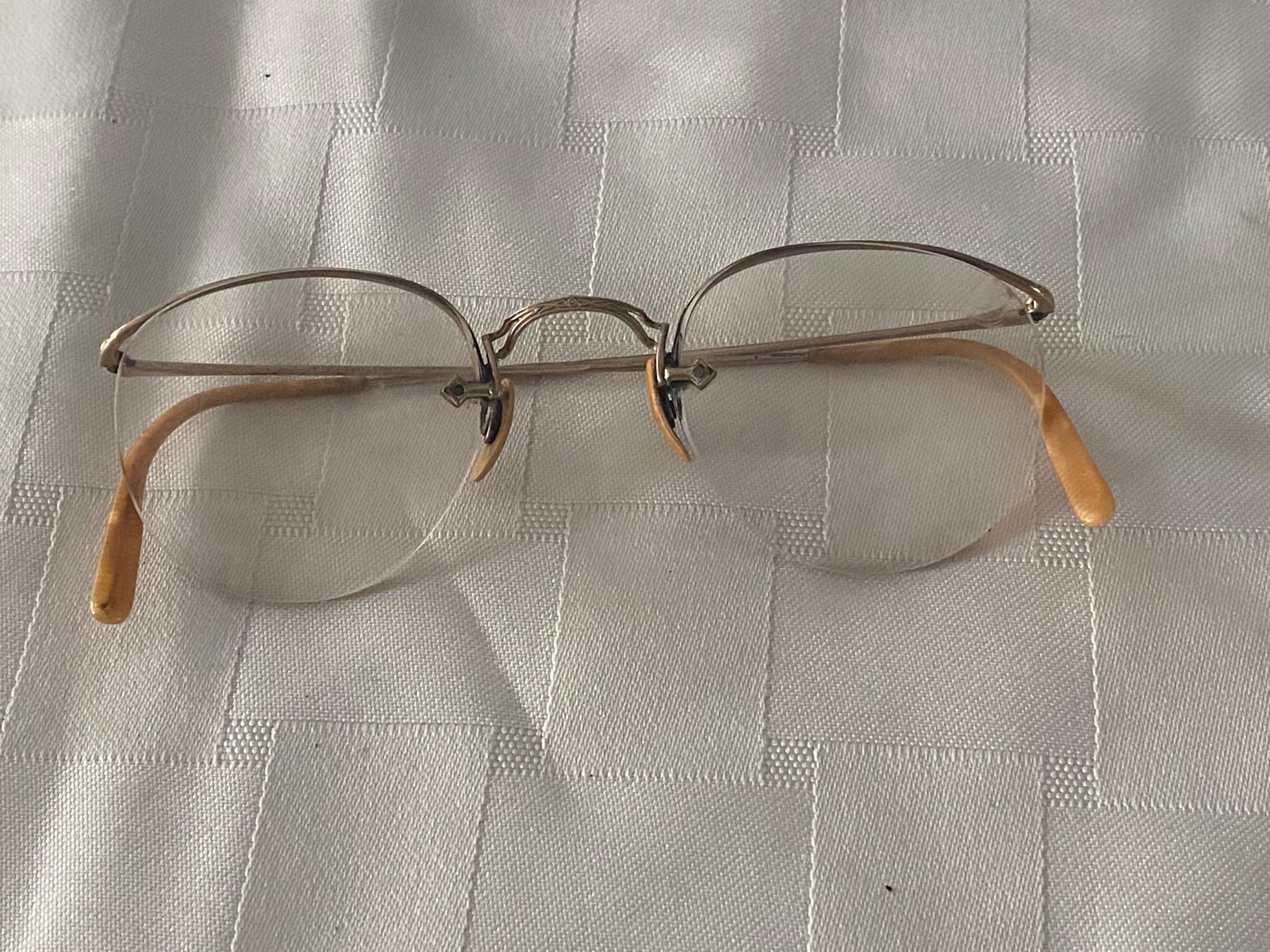 Antique Round Shape Wire Eyeglasses W/original Case - Circa 