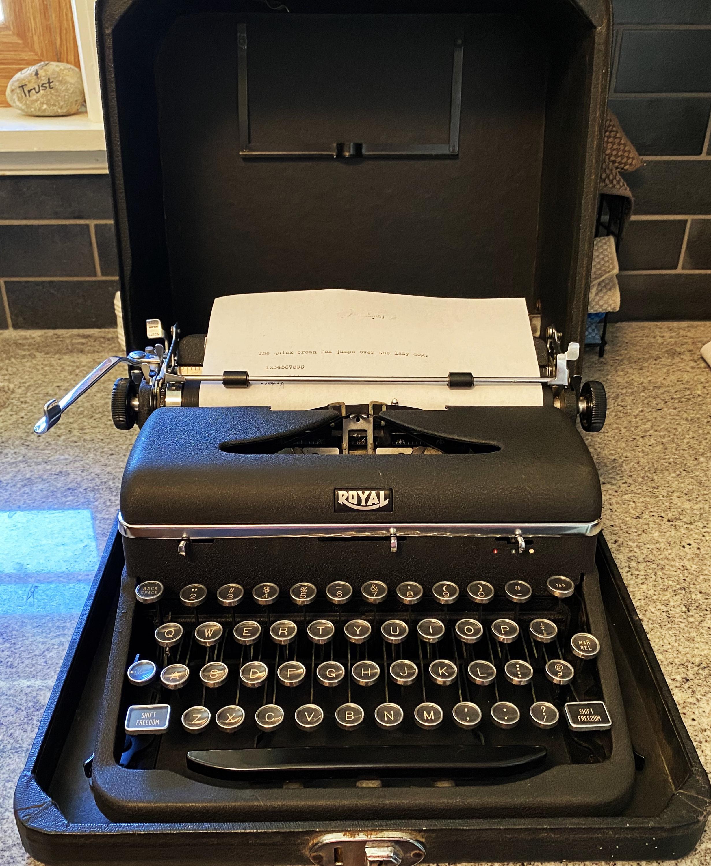 Royal Quiet Deluxe Typewriter - Etsy