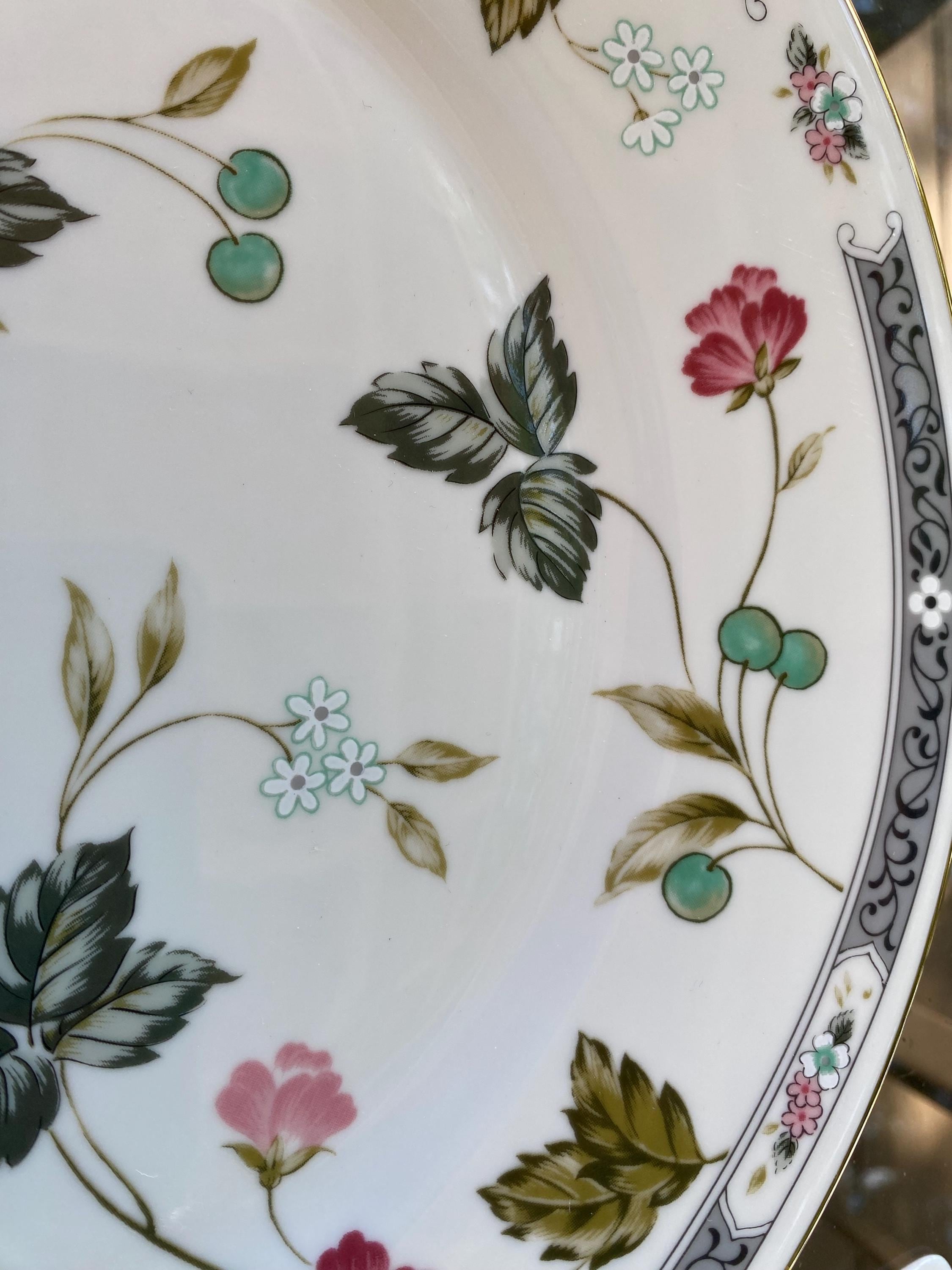 Ensemble Porcelaine Andrea By Sadek – 1 Assiette à Gâteau + 2 Serveurs