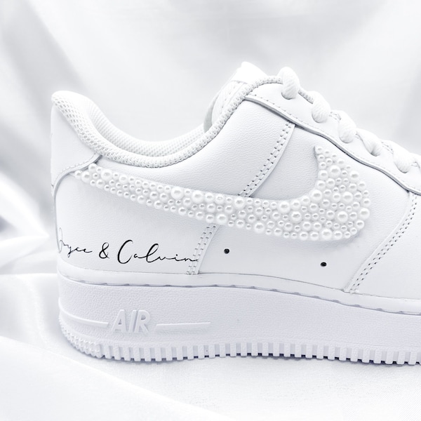 Aangepaste Nike Air Force 1 bruidssneakers parels