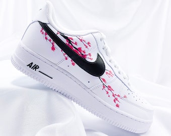 Fleurs de cerisier noires Nike Air Force 1 personnalisées