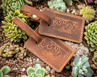 Personalizable Leather Luggage Tags, Wifey, Hubby, Mr., Mrs., Honeymoon Luggage, Bridal Shower Gift, Travel Lover, Luggage Tag, Customized