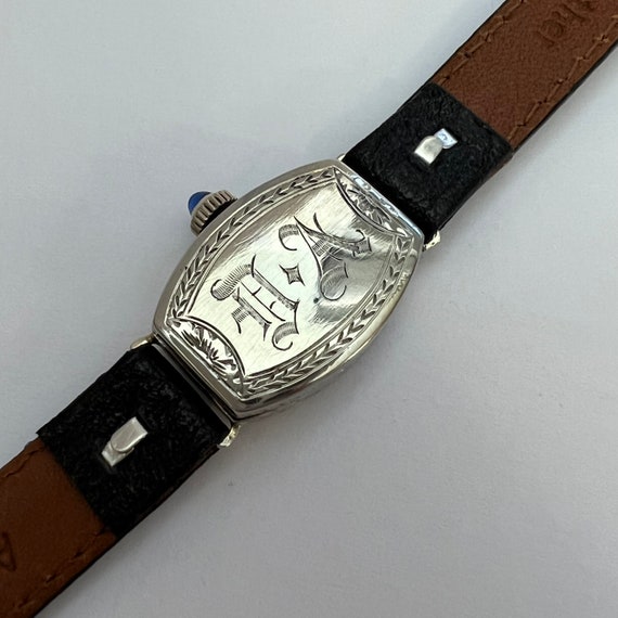 18k White Gold Tonneau Shaped 'Invicta' Ladies Co… - image 3