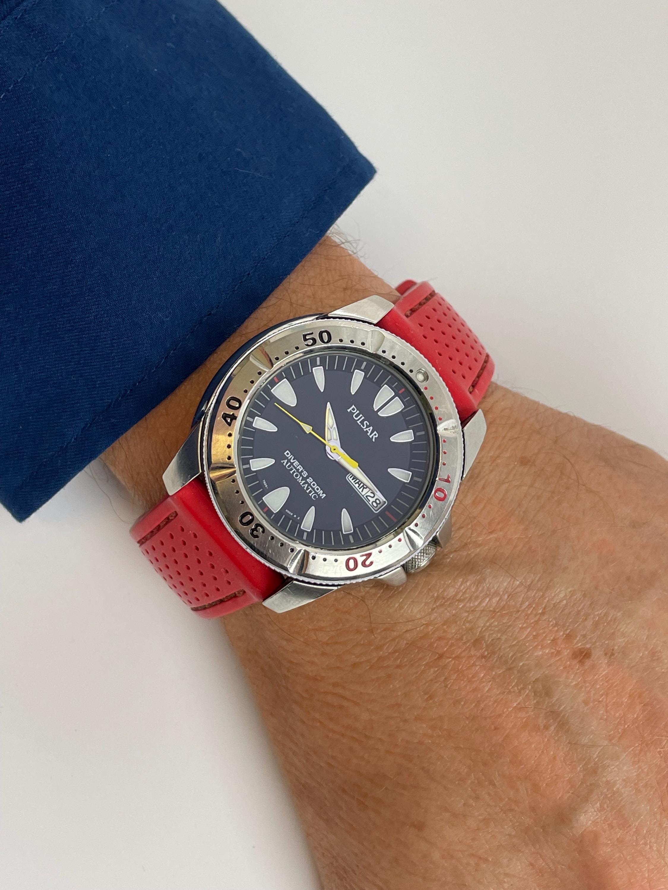 Pulsar diver 200m hotsell