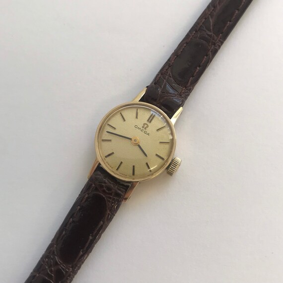 OMEGA Ladies Vintage 9ct Gold Wrist 
