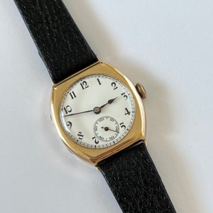 Vintage Gents Tonneau Shaped 9ct Rose Gold &#39;Pluto&#39; Wristwatch. Hallmarked Glasgow 1932. REF No. 408