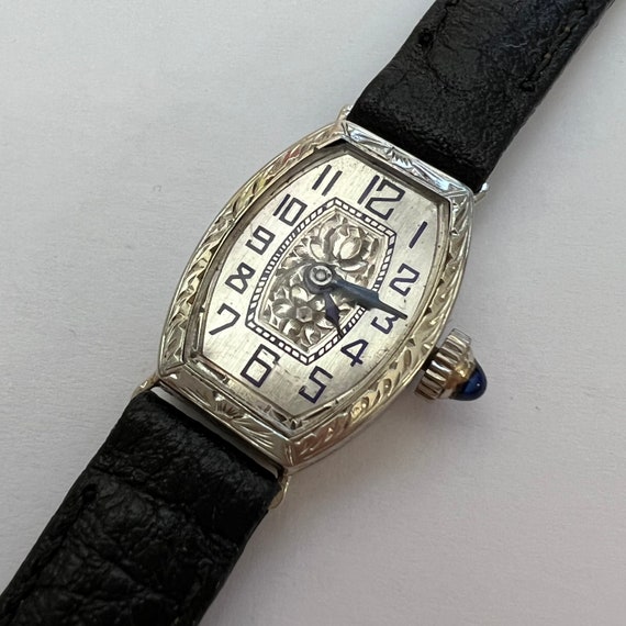 18k White Gold Tonneau Shaped 'Invicta' Ladies Co… - image 4