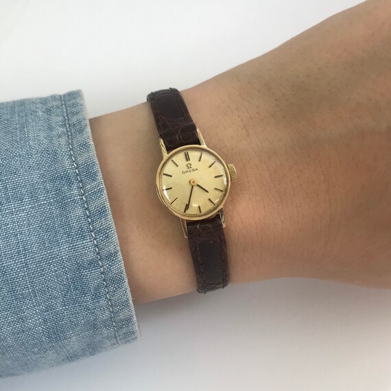 OMEGA Ladies Vintage 9ct Gold Wrist 