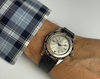 SMITHS Rare 'World Time' Centre Second Calendar Chrome Plated Cased Vintage Gents Wristwatch. c1960. REF No. 844