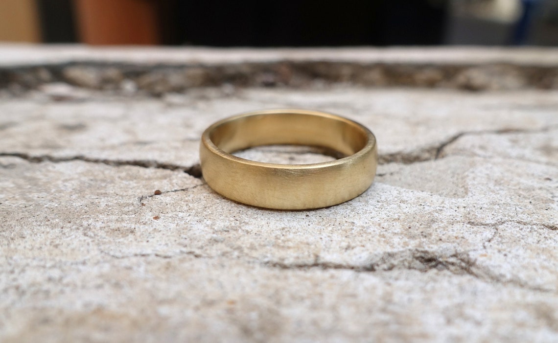 minimalist wedding band men