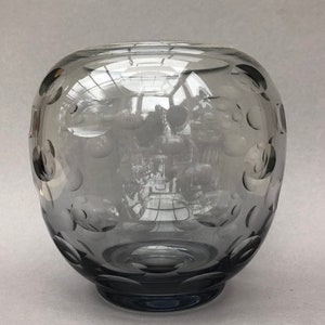 Vase Wilhelm Wagenfeld lens cut glass design 1939