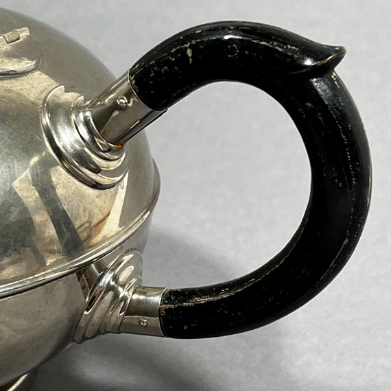 アンティークの金属製ティーポット、木製ハンドル付き、F.W. Fleitmann 