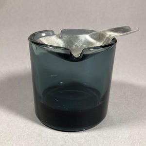 Wilhelm Wagenfeld tilting ashtray 504 tourmaline green 1959 WMF Geisslingen 50s design
