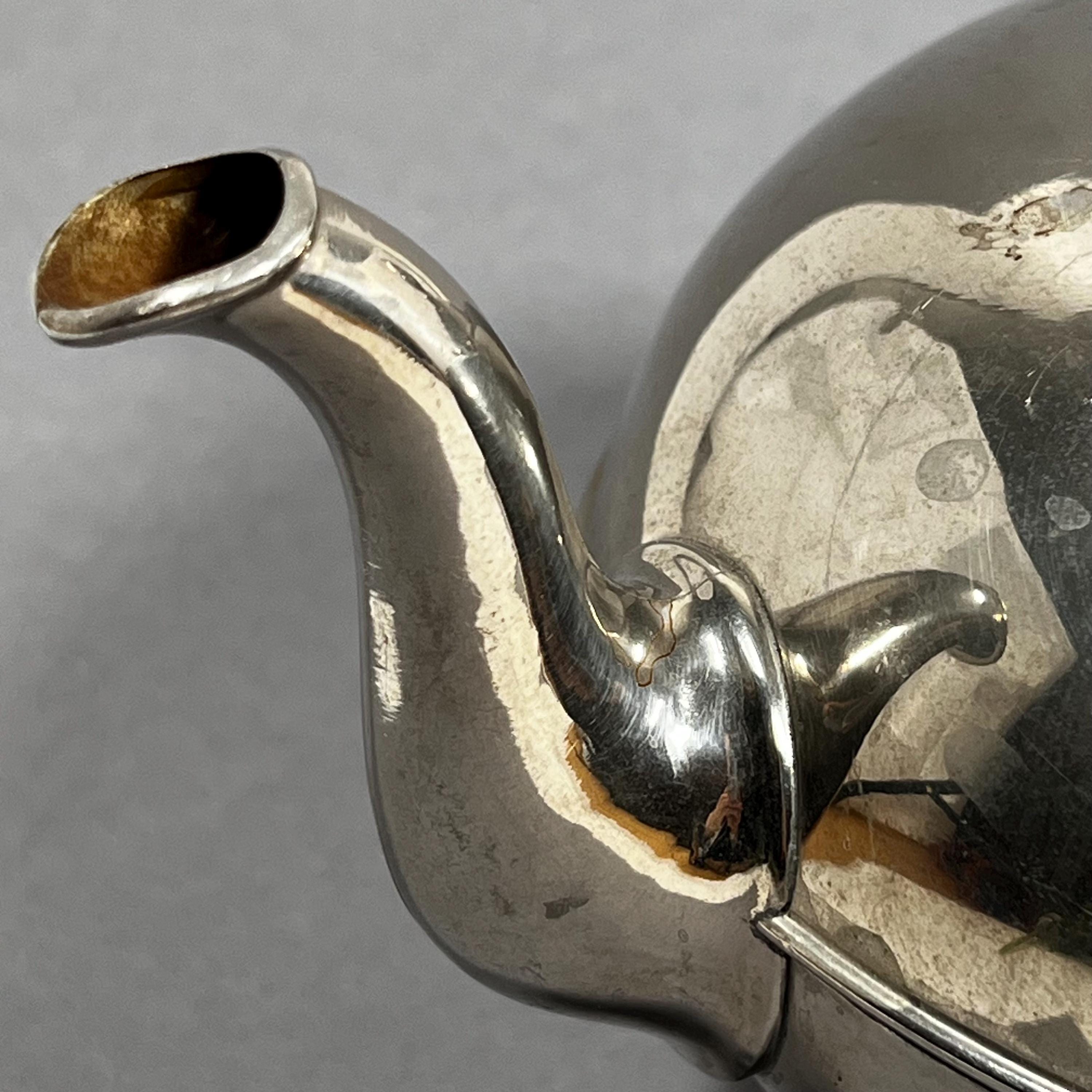 アンティークの金属製ティーポット、木製ハンドル付き、F.W. Fleitmann 