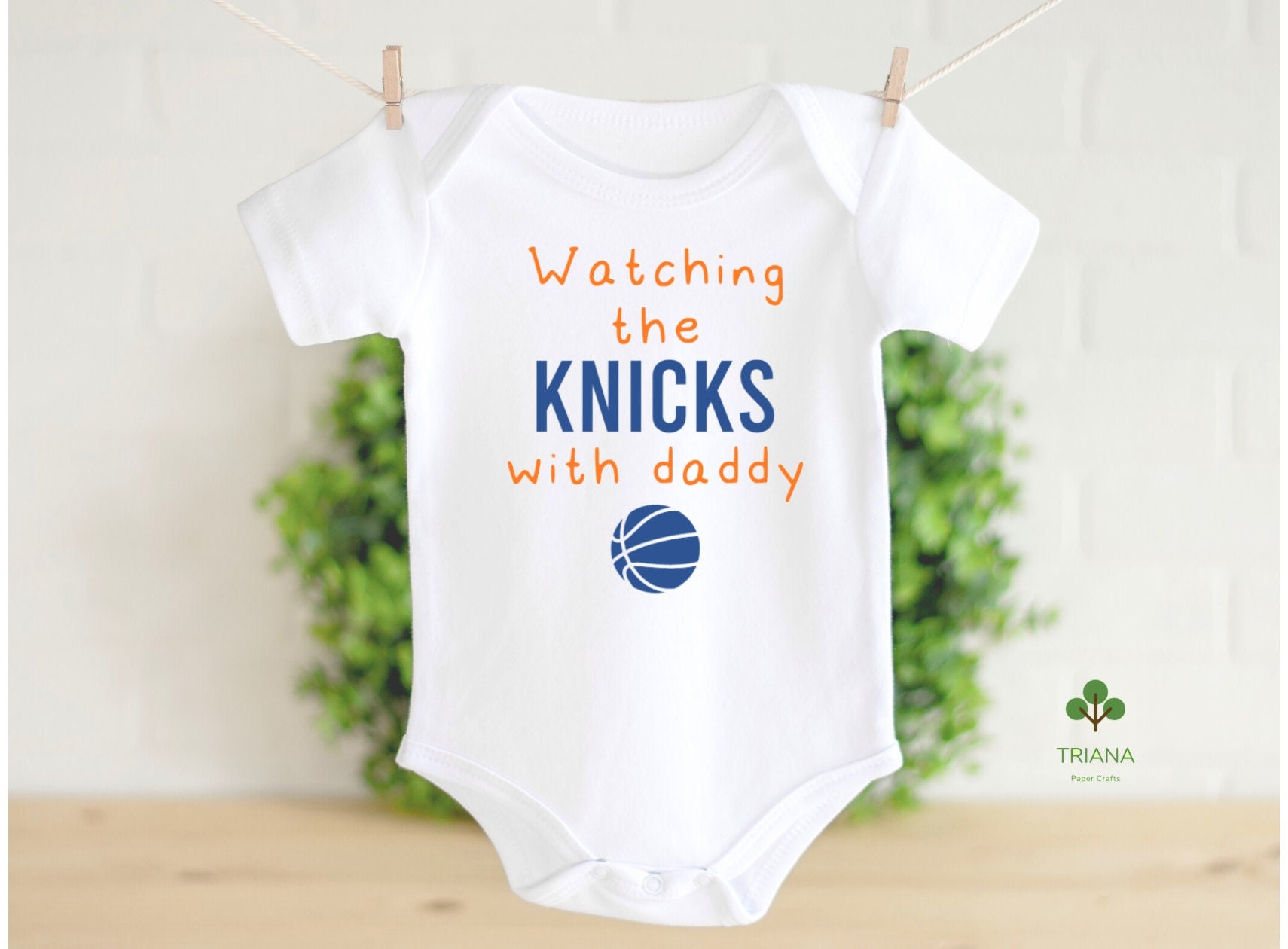 Official NBA NY Knicks Basketball Newborn Baby One piece Bodysuit size 0-3M