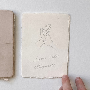 Glückwunsch Karte "Love and Happiness" zu Hochzeit oder Geburtstag – Kalligrafie und Illustration auf handgeschöpftem Papier