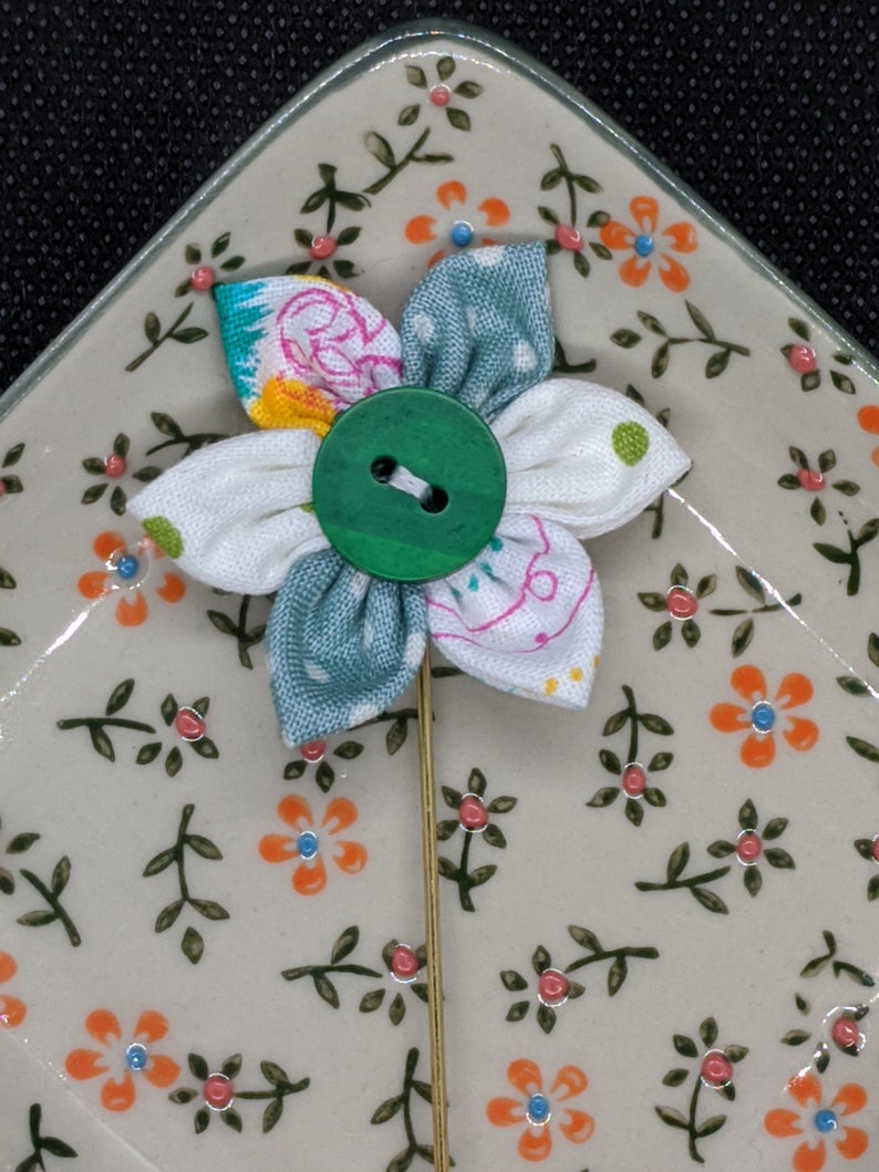 Green Flower Lapel Pin | Flower Boutonniere | Men#39;s Lapel Pi Green Flower Lapel Pin | Flower Boutonniere | Men#39;s Lapel Pi