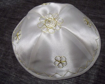 Kippah, Jarmulke, Kippah, Kipa white Satin 16-17 cm