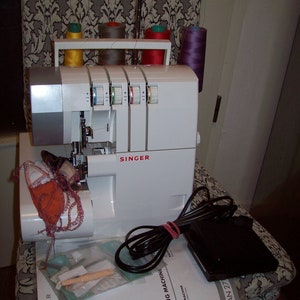 Máquina de coser Overlock Singer 14SH754 2/3/4 hilos, diferencial imagen 1