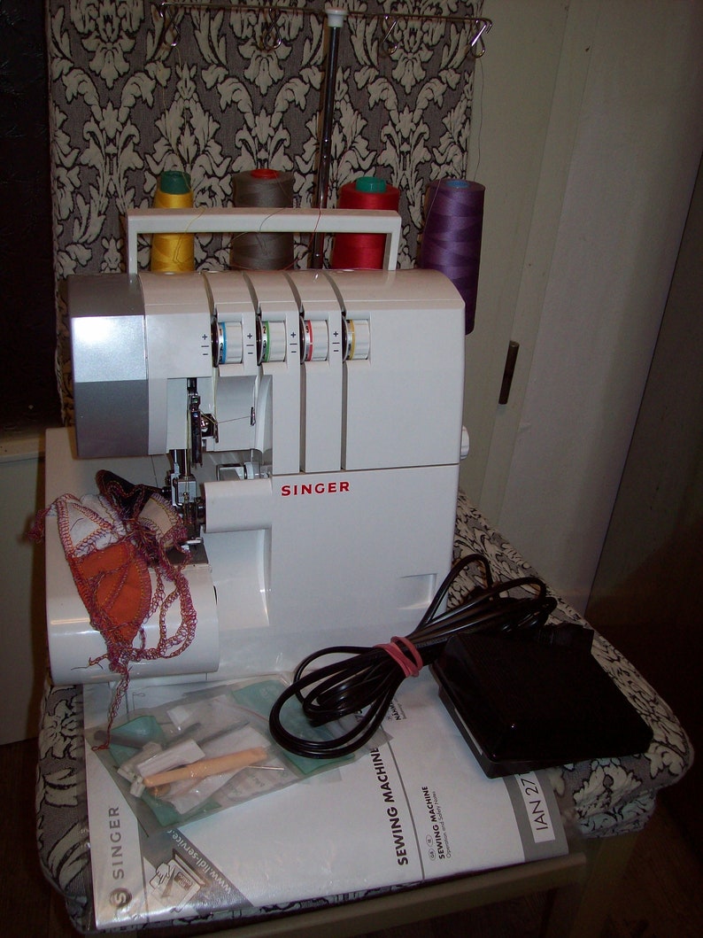 Máquina de coser Overlock Singer 14SH754 2/3/4 hilos, diferencial imagen 1