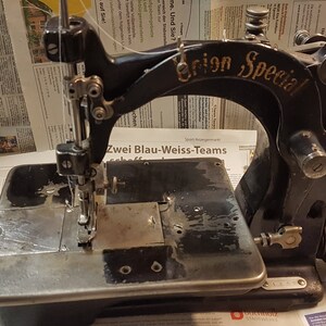 Antique industrial sewing machine Union Special 2600