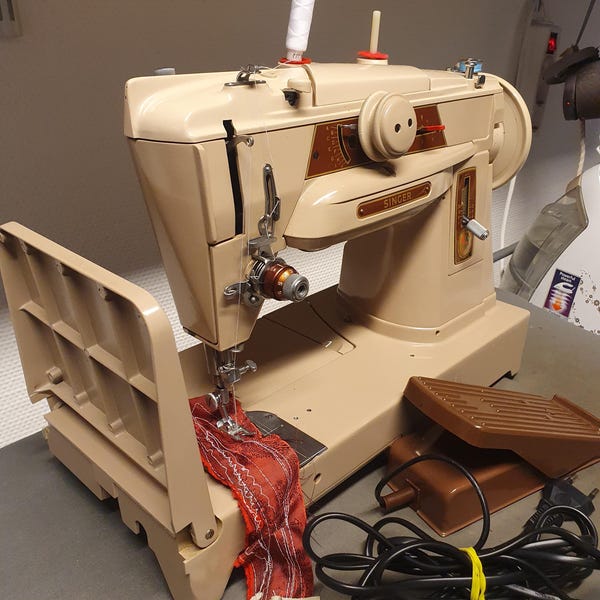 Singer 421G free-arm sewing machine