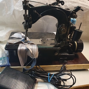 Machine à coudre à point de chaînette vintage, 2 fils