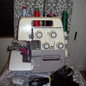 Bernina 334D Overlock Nähmaschine, 3/4 Faden, Differential/
