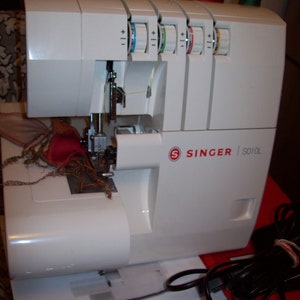 Machine à coudre Overlock Singer S010L 2/3/4 fils, entraînement différentiel image 6