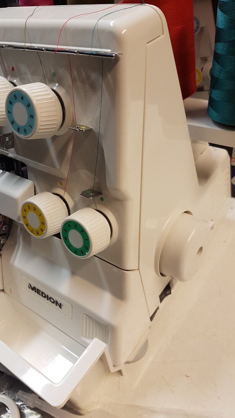 Overlock Medion MD 10685, máquina de coser 3/4 hilos, diferencial imagen 3