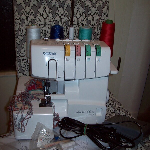 Máquina de coser overlock Brother 1034D, 3/4 hilo, transporte diferencial