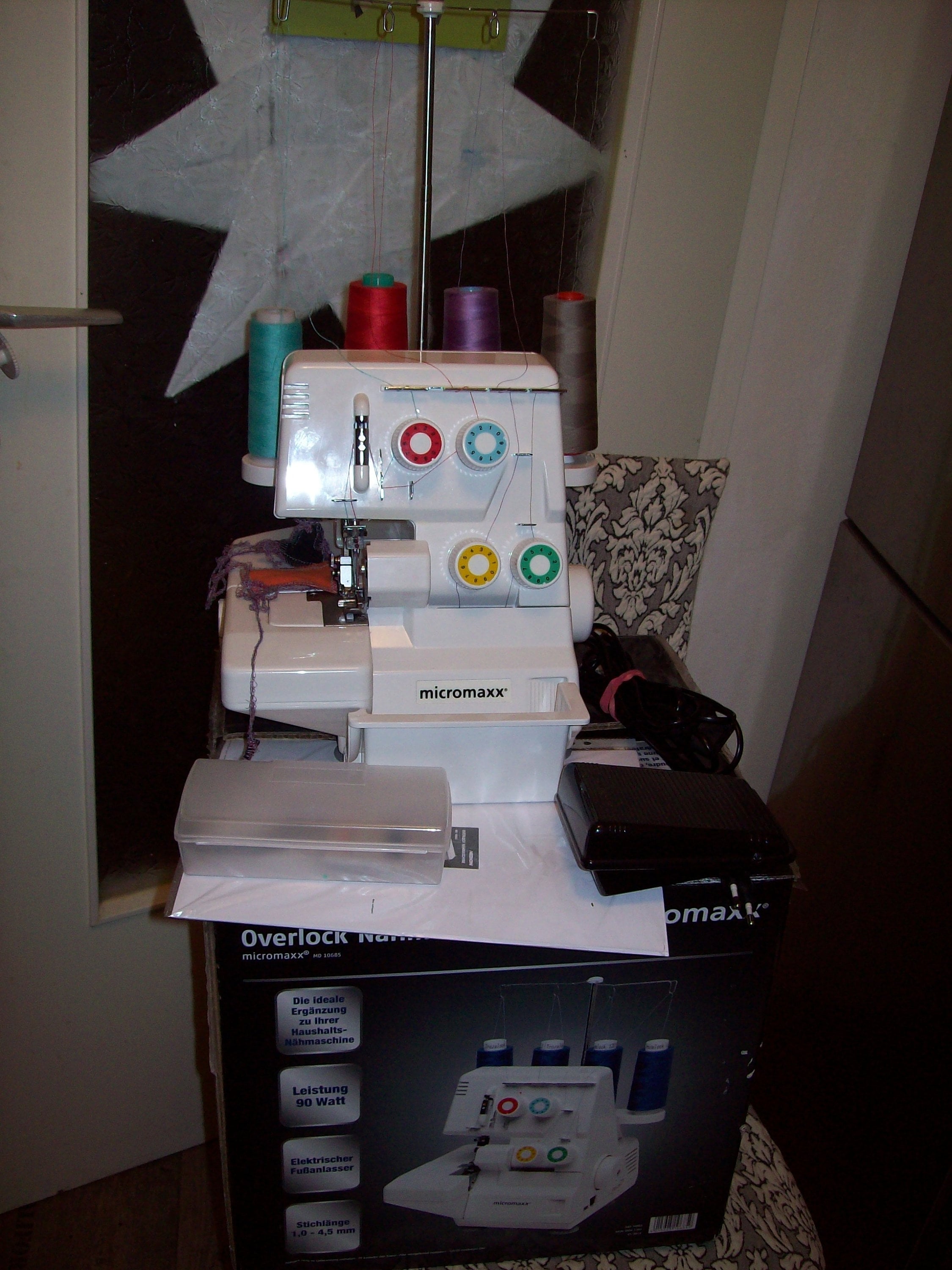 Micromaxx Medion MD 10685 Overlock, 3/4 Thread Sewing Machine