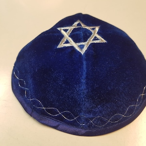 Kippa, Jarmulke, Kippah, Kipa blue velvet 16-17 cm embroidery