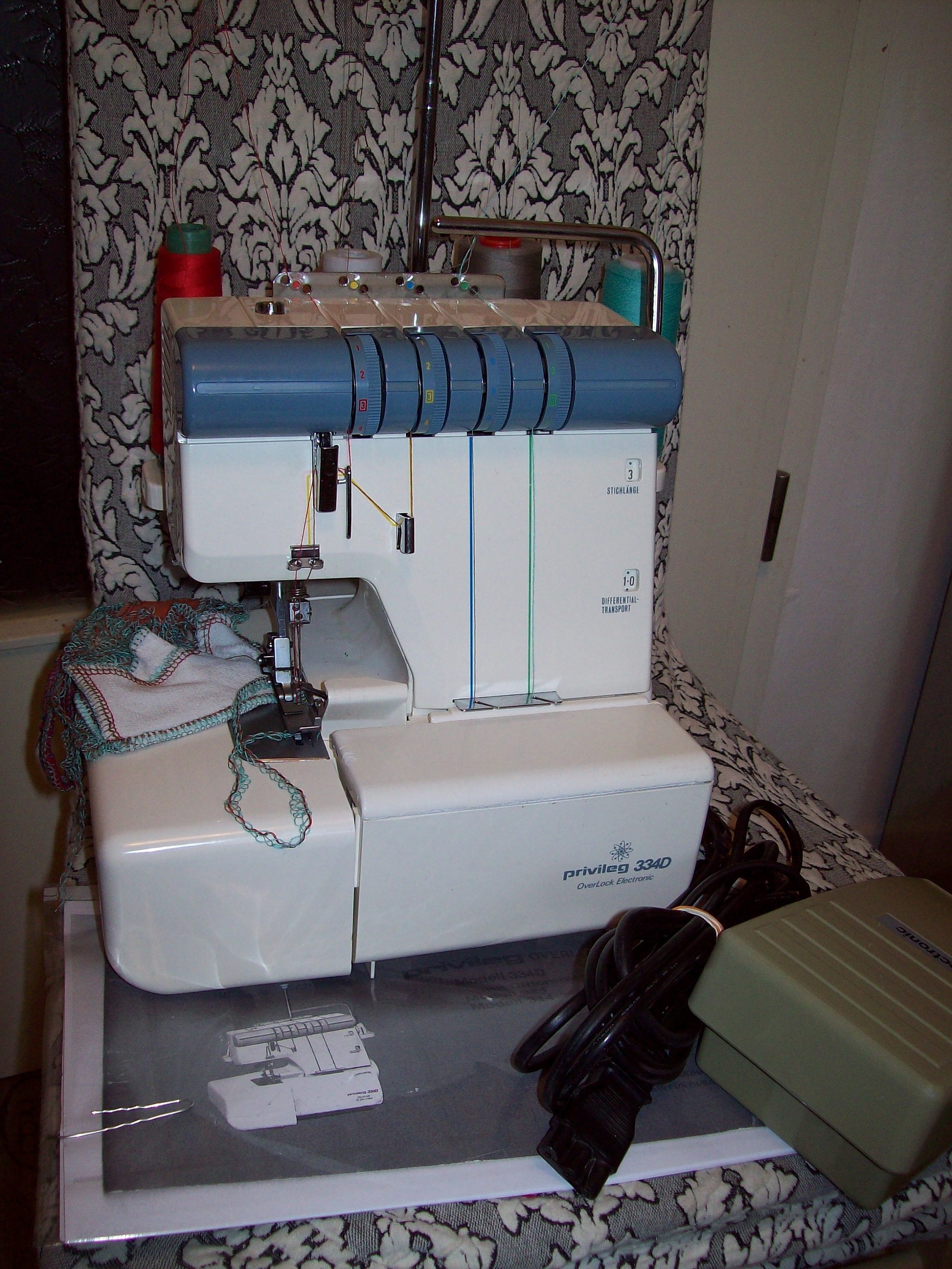 Privileg 334D Overlock 3/4-thread, differential feed/